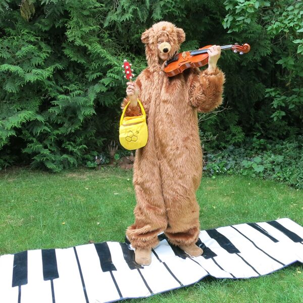 Veranstaltung Mohr-Villa: Klassik picknickt: Herr van Bäärhoven liebt Musik