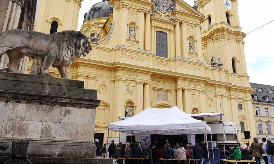 Veranstaltung: Bücher aus dem Feuer