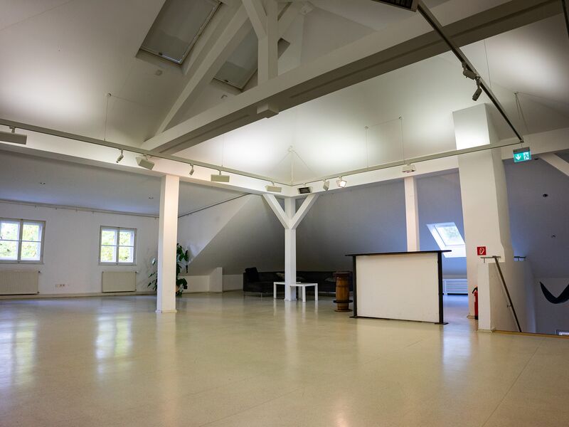 Raum in München zu mieten: Villa Dachstudio, Mohr-Villa