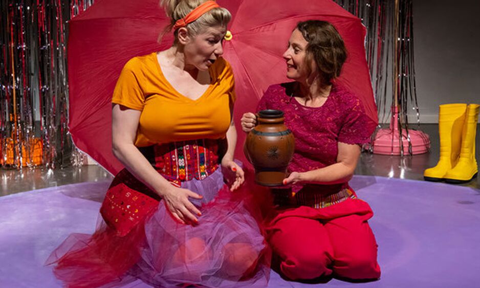 Veranstaltung: Regen&shy;tänzerinnen brauchen keine Regen&shy;jacke